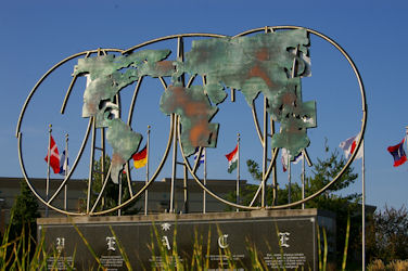 peace plaza sculpture