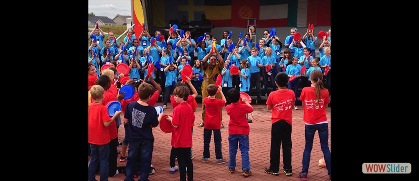 plate tamborines choir_2013